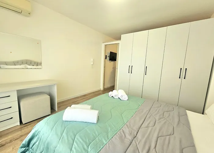 Dea\'S Apartments